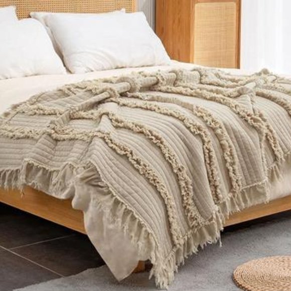 Farmhouse Throw Blanket Boho Cottage Decor Soft Decorative Beige Quilted Cover - Picture 3 of 13